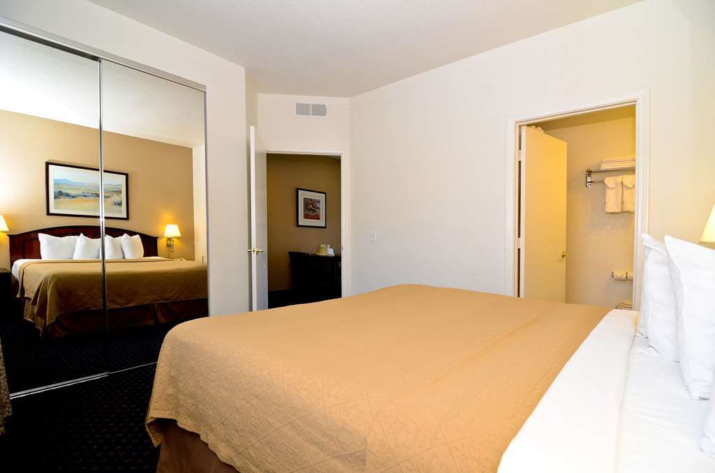 Hotel Beachfront And At 2*